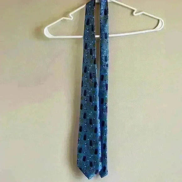 Men’s golf tie - Picture 1 of 4